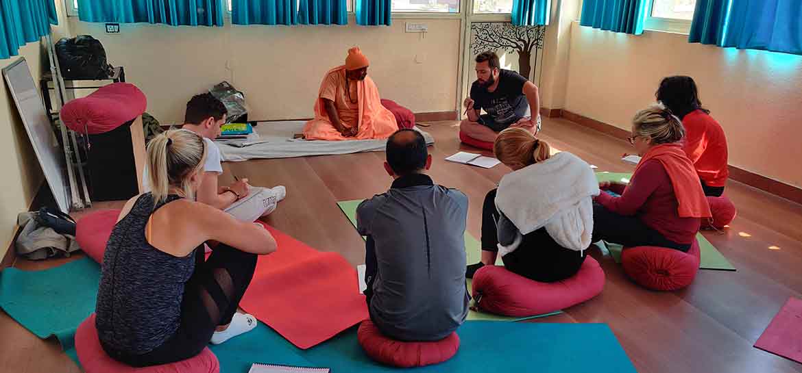 meditation teacher training rishikesh